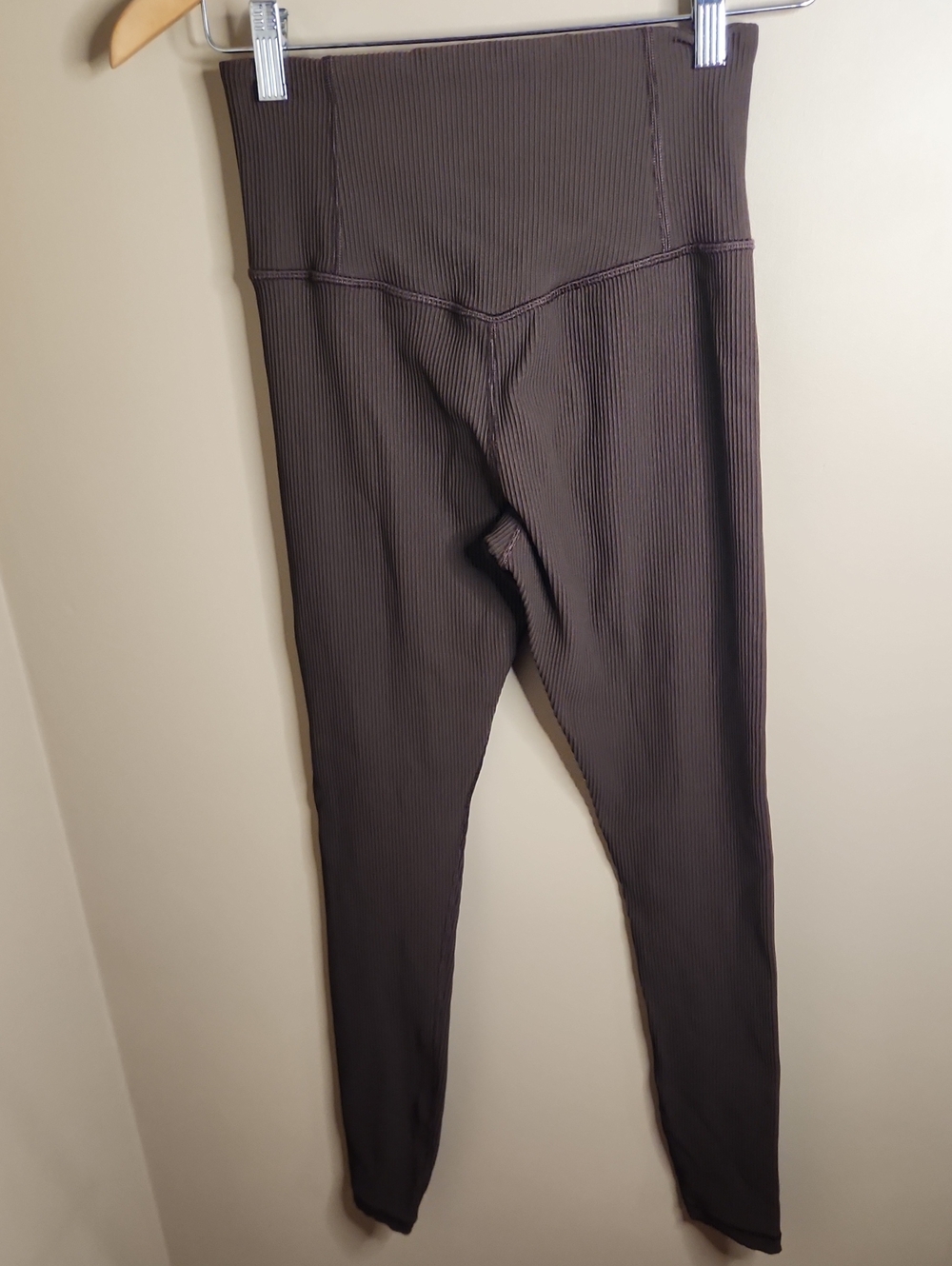 Athleta Elation ribbed tight in brown. Size S. #631867 - Picture 3 of 5